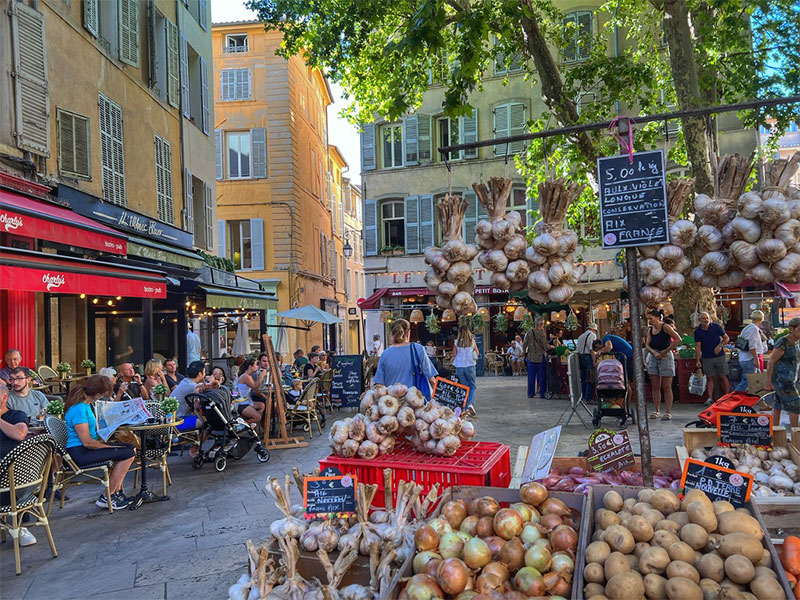 Onion and garlic stall at Aix-en-Provence market