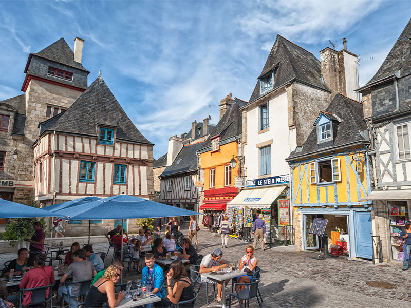 Dining outdoors in Brittany